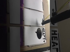 Corte do laser no papel de pedra que é rasgo impermeável resistente e eco amigável